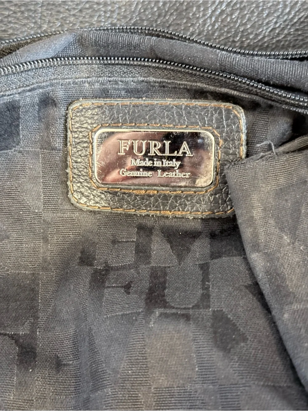 Furla spacious shoulder